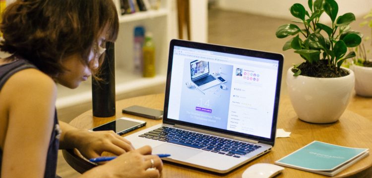 woman side hustle entreprenuer working computer